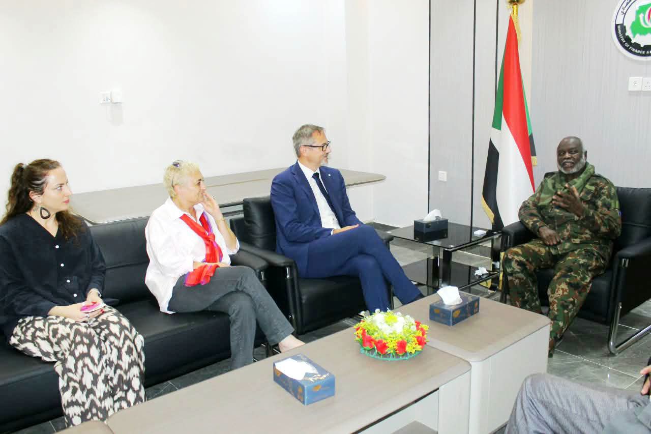 وزير المالية يلتقي بعثة اللجنة الدولية للصليب الأحمر لبحث وتعزيز الجهود الإنسانية في السودان