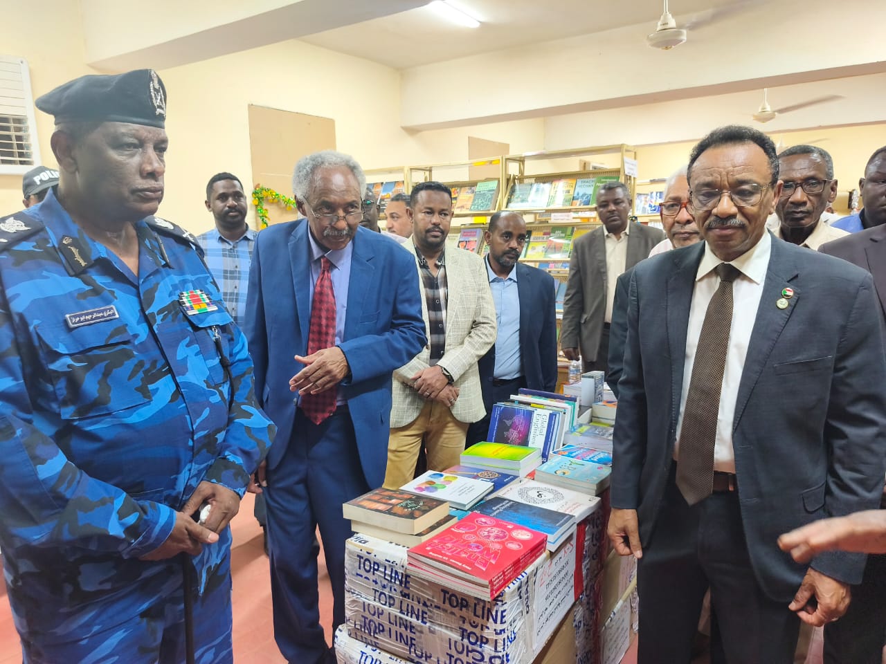 لدى افتتاحه معرض الكتاب الأكاديمي الأول وزير التعليم العالي يعلن العودة الكاملة للجامعات إلى مقارها الأصلية مطلع أغسطس
