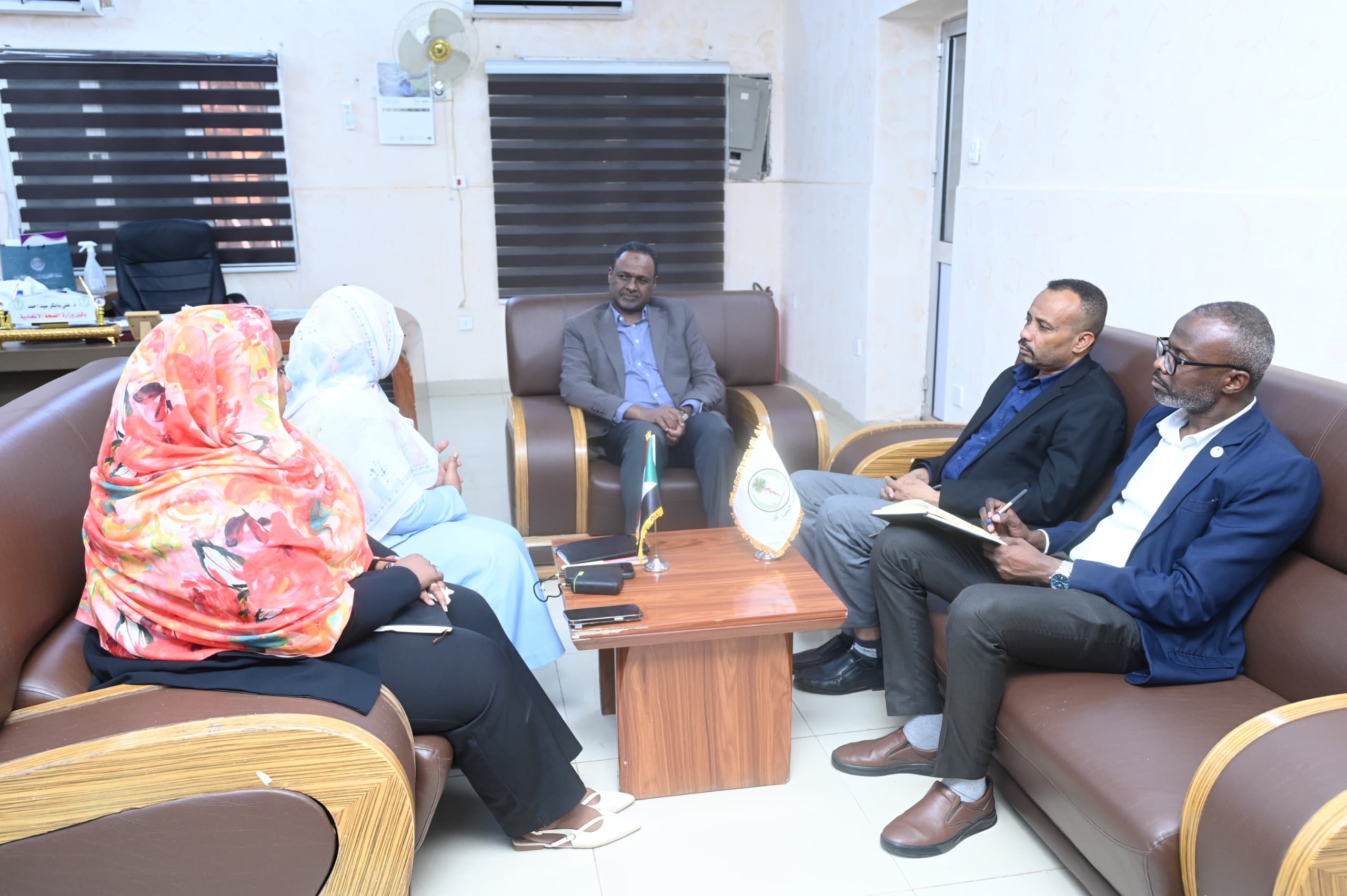 وكيل وزارة الصحة يجتمع بسفيرة السودان بهولندا لتعزيز التعاون الصحي الدولي
