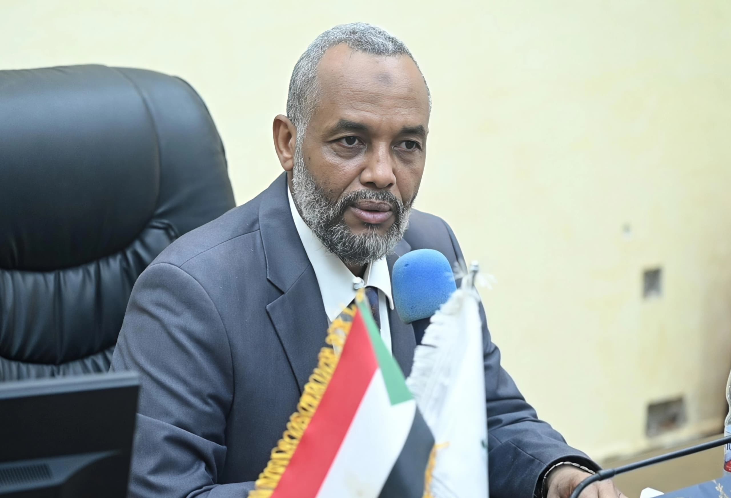 وزير الصحة الاتحادي يترأس الاجتماع الخامس للجنة العليا لتاهيل المرافق الصحية بولاية الخرطوم ويوجه بحصر الاحتياجات العاجلة