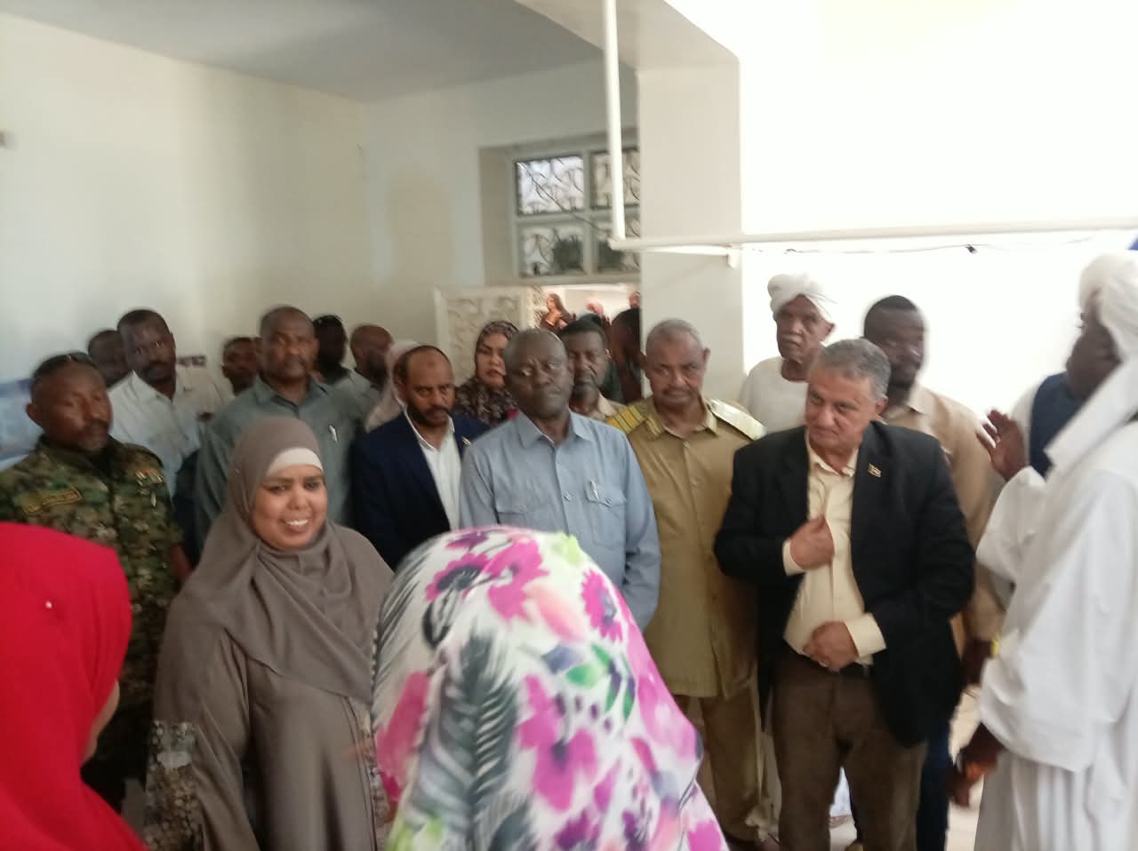عضو مجلس السياده د. نواره ووالى الخرطوم ووزير الصحه بالولاية يتفقدون عددا من  المستشفيات بأم درمان