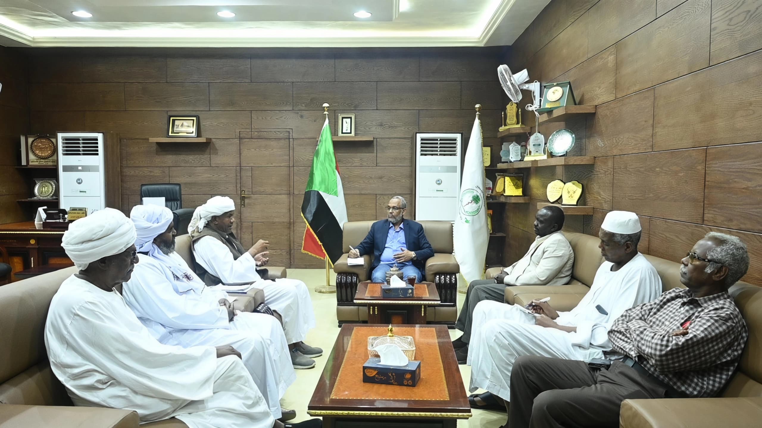 وزير الصحة الاتحادي يلتقي وفد منطقة أمري ويؤكد دعمه للخدمات الصحية بالمنطقة